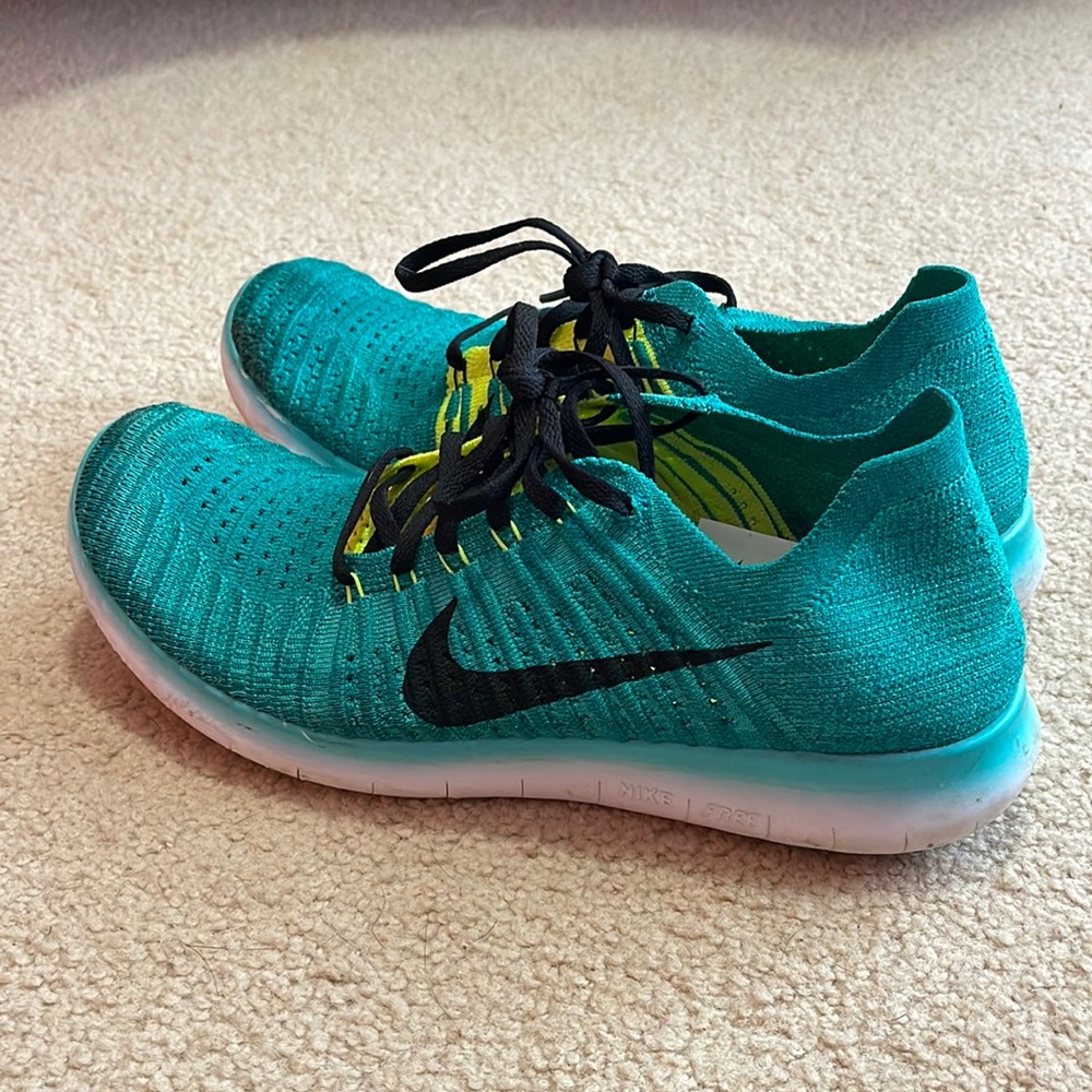 Women’s Nike sz 10.5